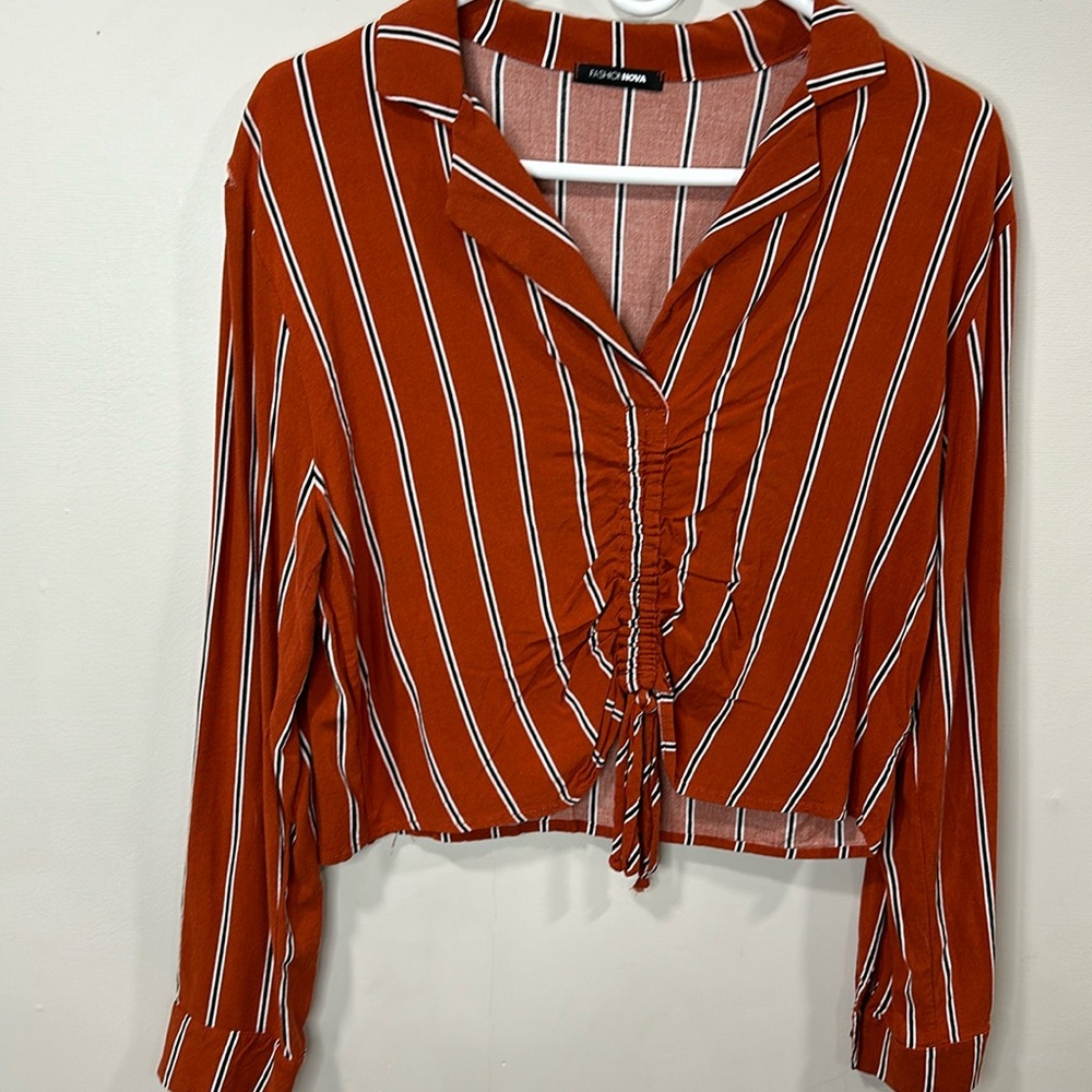 Fashion nova strip blouse